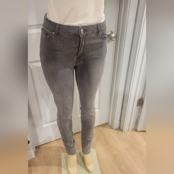 H & M gray/black skinny jeans NWT - Picture 7 of 9